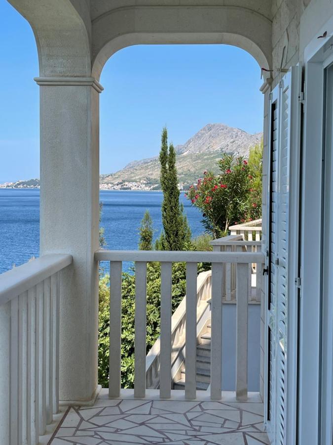 Apartments Lozina On The Beach Omis Exterior photo