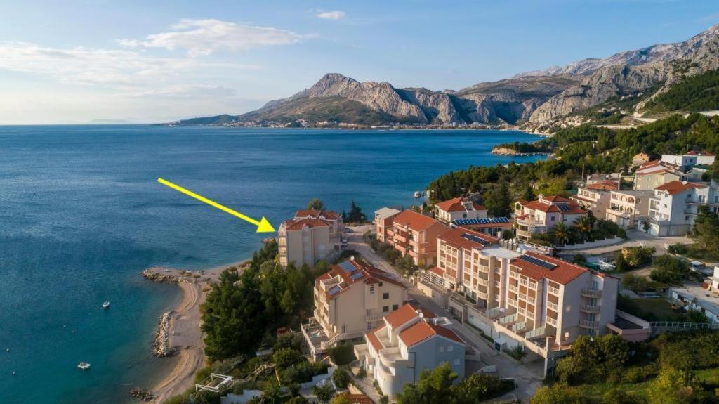 Apartments Lozina On The Beach Omis Exterior photo